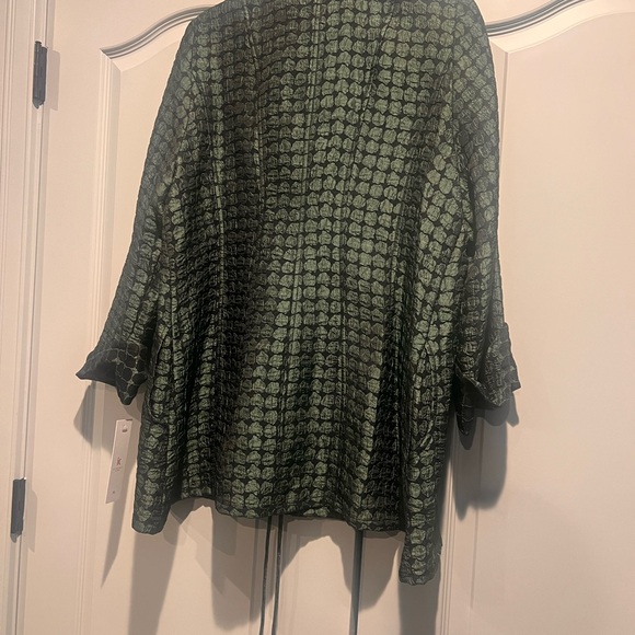 Elegant Green and Black Patterned Blazer - Picture 3 of 6